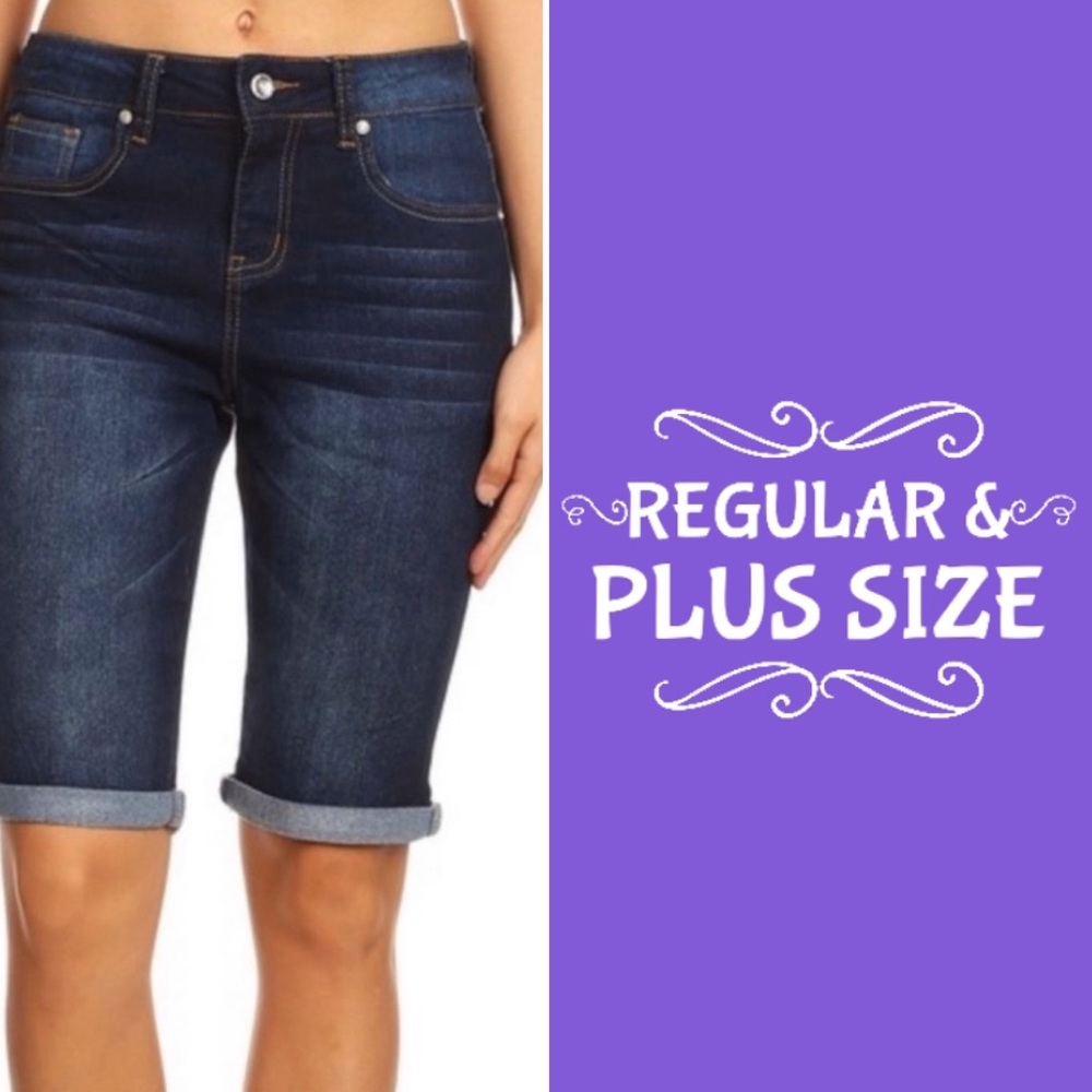 FLATTERING Denim Shorts